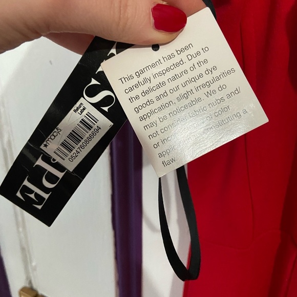 NWT XSCAPE Red Gown – Size 10 - Picture 5 of 5